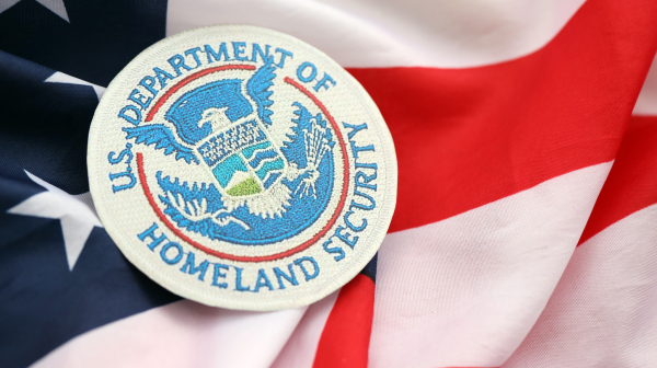 Zabranjen kineski AI: Amerika blokira DeepSeek na svim državnim računarima