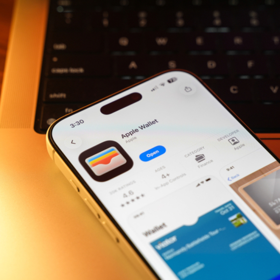 Spremite se za velike promene: Apple prinuđen na istorijski korak?