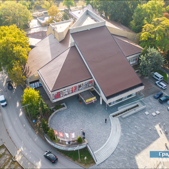 Nekadašnji Radio Zrenjanin postaje studio za podkaste: Grad u obnovu uložio više od 150 miliona dinara