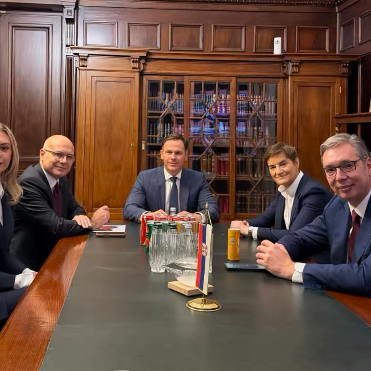 Vučić: "Ana nas je primila sve u goste"; "Do konačne pobede"