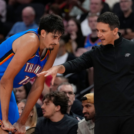 Španac zaludeo NBA na debiju: Brutalno izblokirao Vembanjamu, pa zakucao! VIDEO