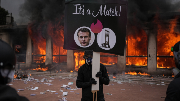 Macron admits: "We didn't see it coming…"