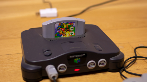 Rešena misterija stara 30 godina: Evo šta piše na čuvenoj ploči u Super Mario 64 VIDEO