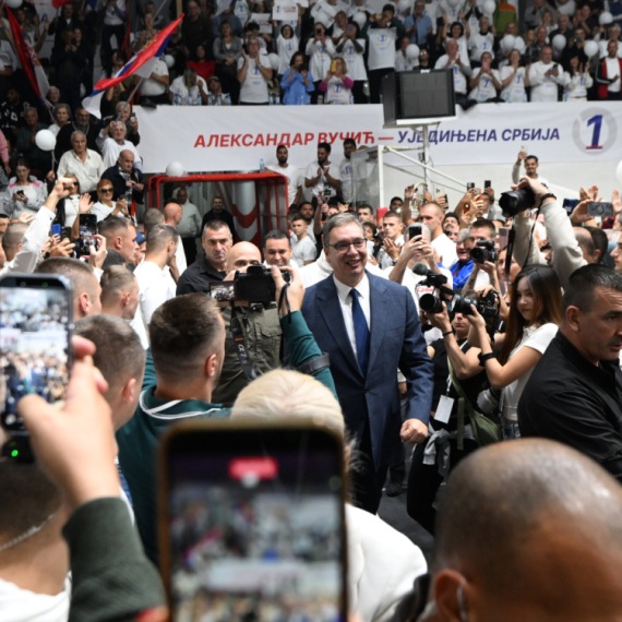 Sutra skupovi "Ujedinjene Srbije" u 150 gradova i sela širom Srbije; Miting i u Hali sportova