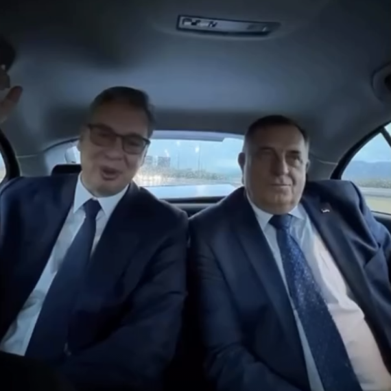 Vučić i Dodik stigli u Niš pred veliki skup: "Pobeđujemo za Srbiju i Srpsku" VIDEO