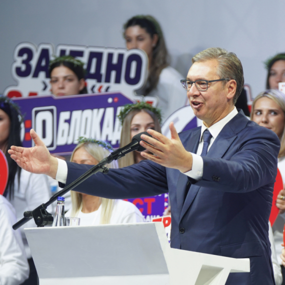 Vučić se obratio srpskom narodu na KiM i u RS: "Volimo vas braćo i sestre koji čuvate srpsko ime i prezime"