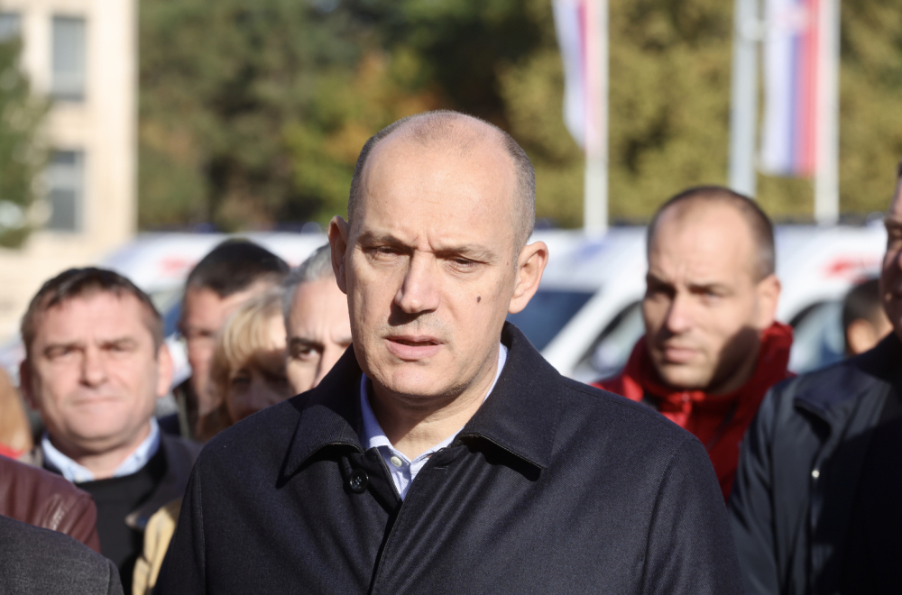 Lončar demantovao laži blokadera: Nije tačno da se plafon obrušio na bebe u GAK-u; Priželjkuju tragediju