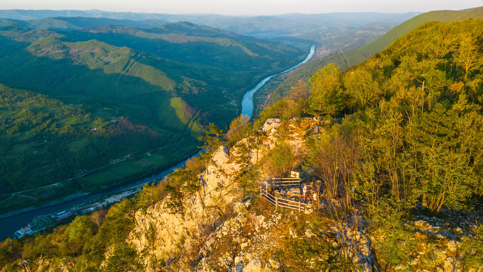 Dva jezera, guste šume i vidikovci od kojih zastaje dah: Zašto je Tara pravi prirodni dragulj Srbije