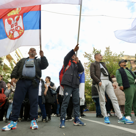 Srbija ustaje; 150 gradova i sela širom države pruža podršku listi "Ujedinjena Srbija" i Aleksandru Vučiću