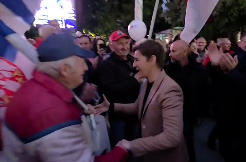 Brnabić sa narodom u Loznici na velikom skupu podrške listi Ujedinjena Srbija VIDEO