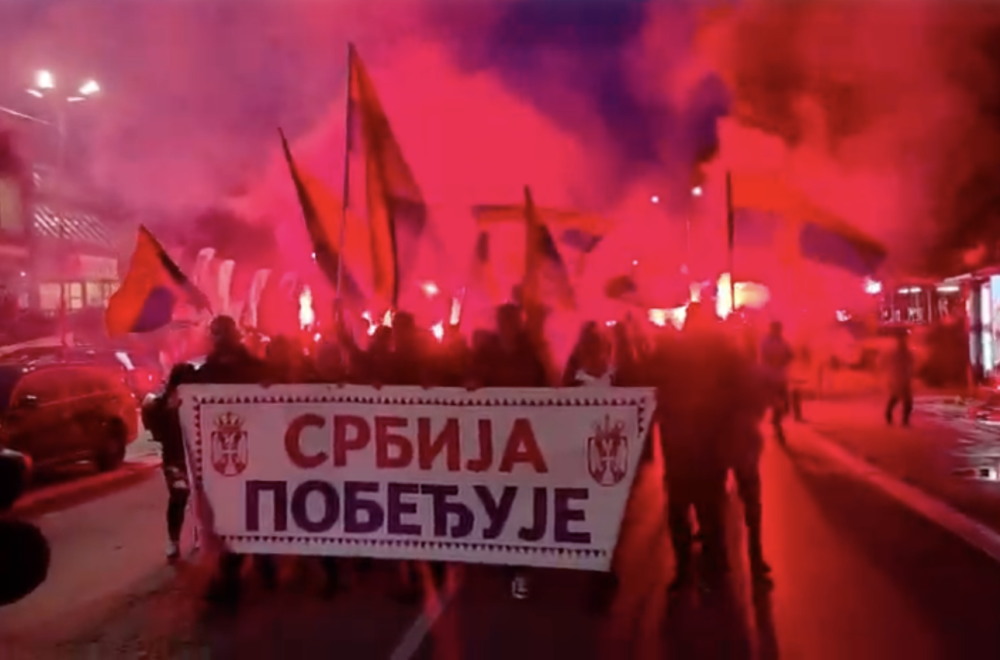 Baklje i povici Pobeda! u Smederevu: Građani se okupili i poslali poruku podrške Ujedinjenoj Srbiji VIDEO
