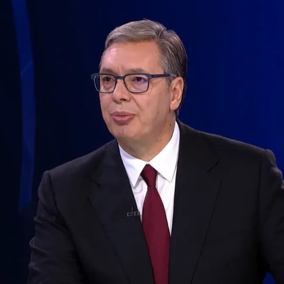 Vučić izneo planove za Srbiju: Veće plate, penzije i ulaganja u bolnice i infrastrukturu širom zemlje...