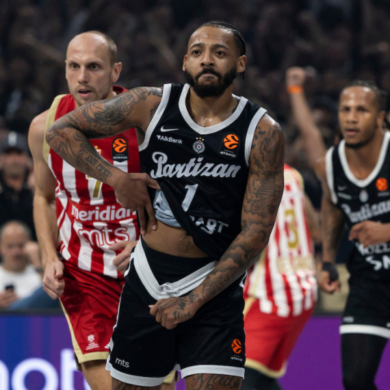 Poluvreme: Partizan razbija Zvezdu!