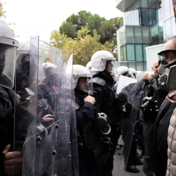 Eskalacija protesta u Tirani; Rama: "Sve je pripremano mesecima i finasirano novcem iz inostranstva"