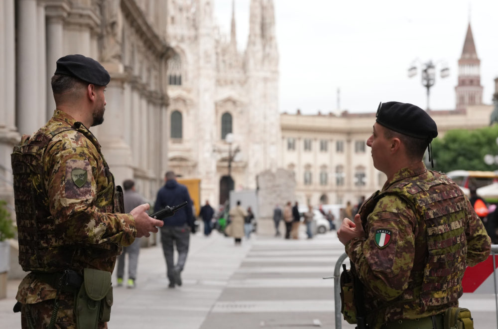 Italija diže bezbednost na najviši nivo; Na ulice izlaze vojska i policija FOTO