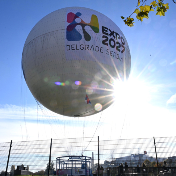 EXPO panoramski balon oduševio sve: Na Adi Ciganliji okupio veliki broj porodica FOTO