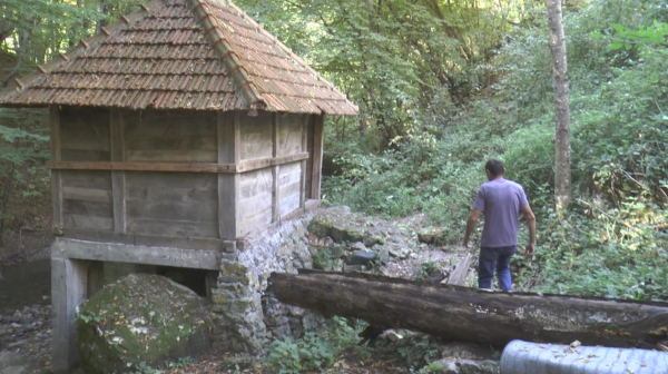 Turistička atrakcija od koje podilazi jeza: U Srbiji se krije vodenica čuvenog vampira FOTO