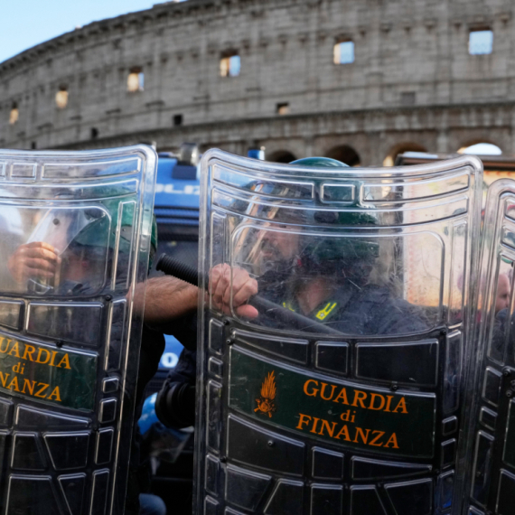 Milano se sprema za novi udar nereda: Vojska izašla na ulice, policija pretresa 150 adresa VIDEO