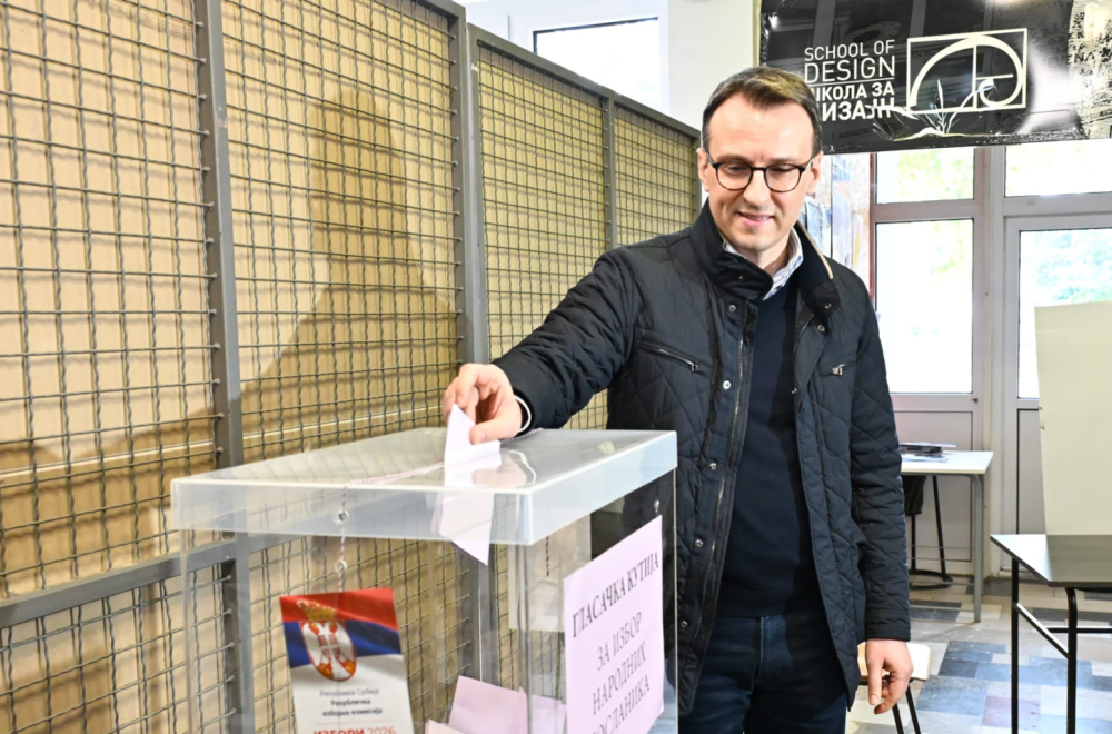 Petković glasao u Dizajnerskoj školi u Beogradu