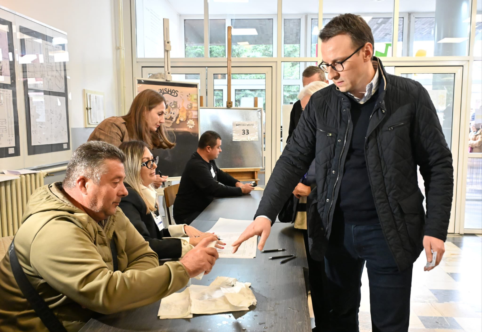 Petković glasao u Dizajnerskoj školi u Beogradu