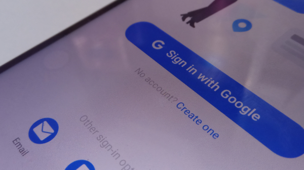 Google tiho povezuje vaš broj telefona sa svim nalozima – evo kako da to sprečite