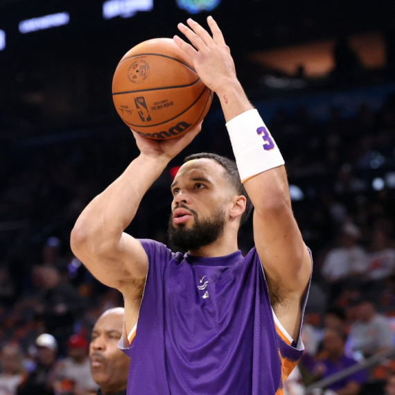 Neverovatan koš u NBA ligi! VIDEO