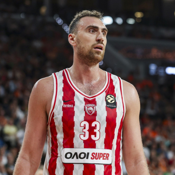 Loše vesti za Olimpijakos: Milutinov povređen
