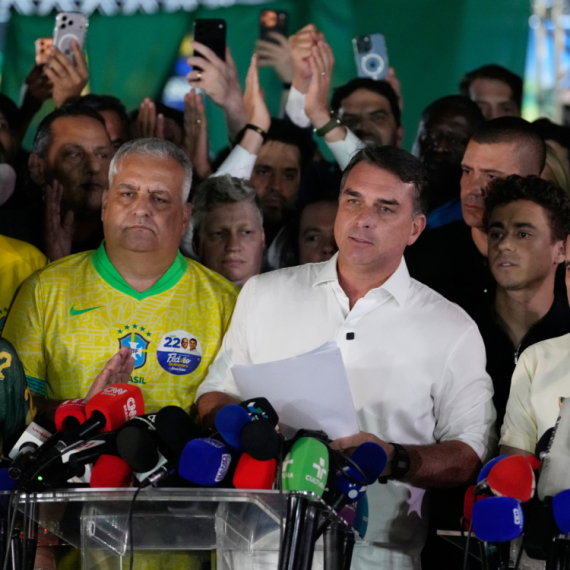 Potvrđeno; Bolsonaro je pobegao
