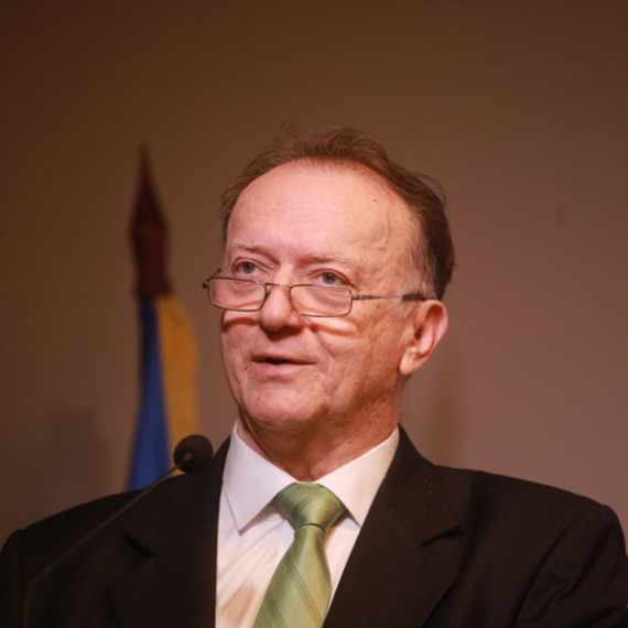 Lopandić podneo ostavku na sve funkcije u stranci SRCE, Petrović isključen
