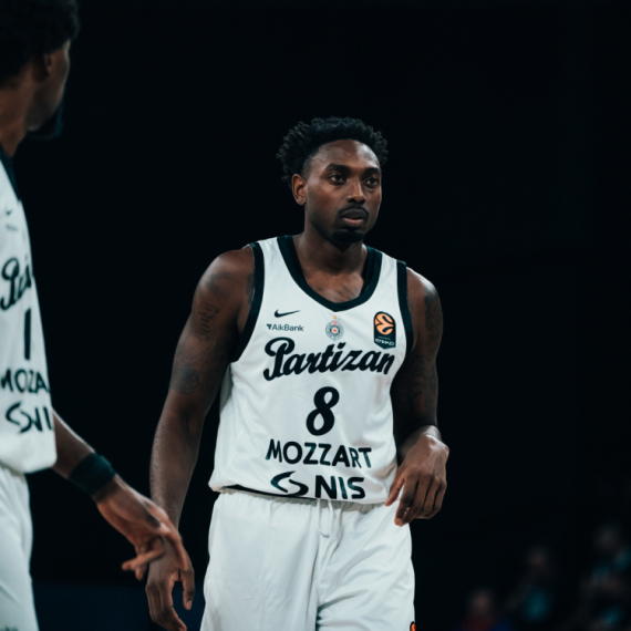 Frenks se zapalio – Partizan vodi!