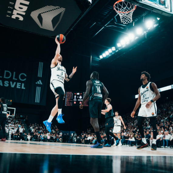 Pljušte trojke – Partizan se odlepio!