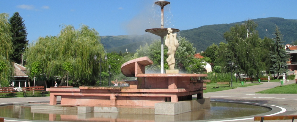 Noćenje od 15 evra, mineralni bazeni i gejzir: Ova banja u Bugarskoj sve više privlači turiste FOTO