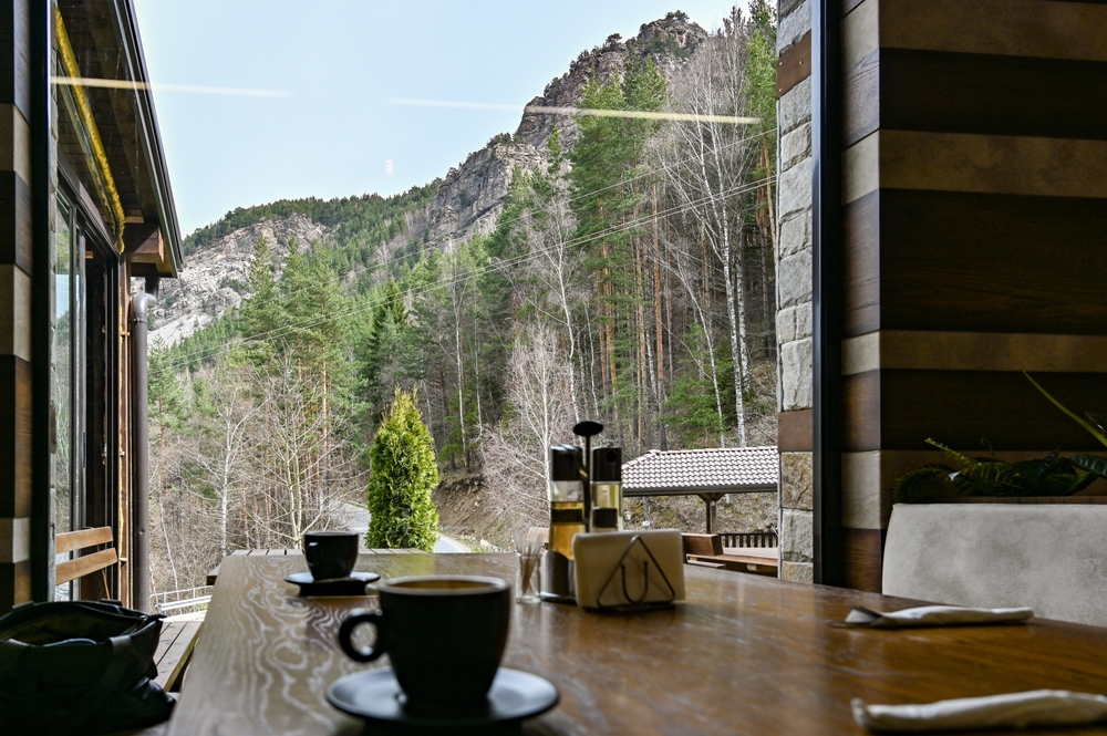 Noćenje od 15 evra, mineralni bazeni i gejzir: Ova banja u Bugarskoj sve više privlači turiste FOTO