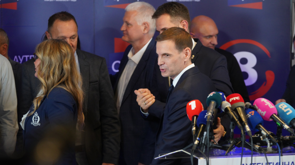 Odbijena ostavka Miloša Jovanovića