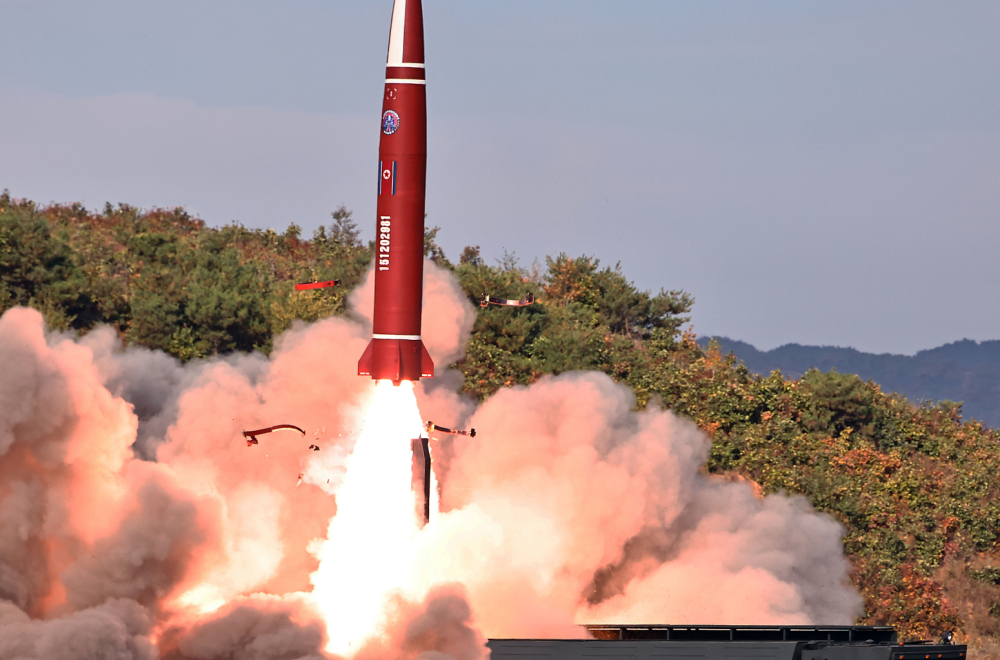 Kim ispalio balističke rakete; Hitno se oglasili iz Seula FOTO