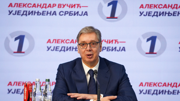 Vučić: "Uništiće ekonomiju, tri fabrike odlaze iz Srbije"