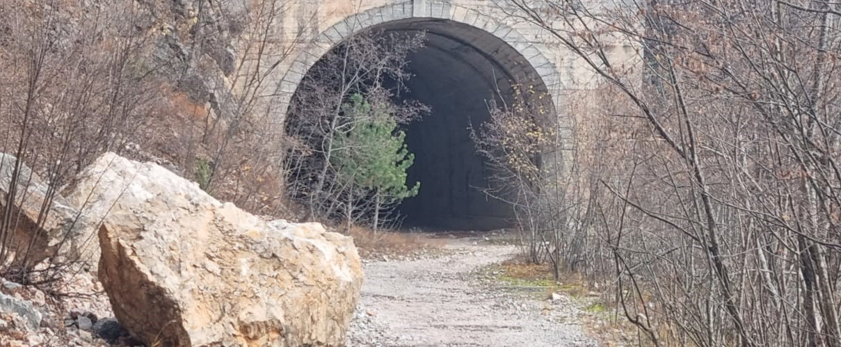 Tunel iz kultnog srpskog filma i danas postoji: Zapušten je, a krije priču koju mnogi ne znaju FOTO