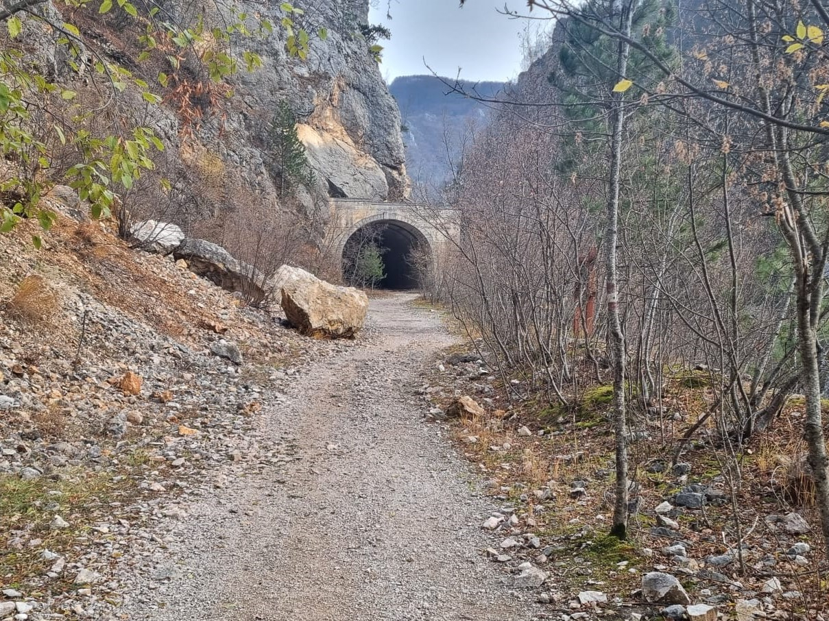 Tunel iz kultnog srpskog filma i danas postoji: Zapušten je, a krije priču koju mnogi ne znaju FOTO