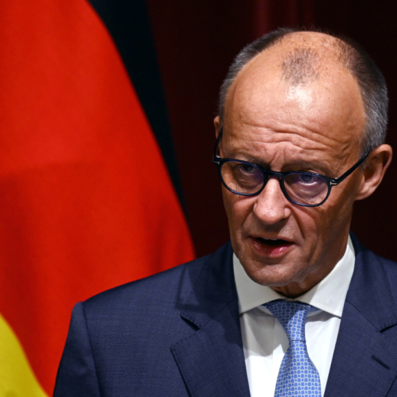 Pjongjang lansirao rakete tokom posete Merca Seulu; Berlin besan