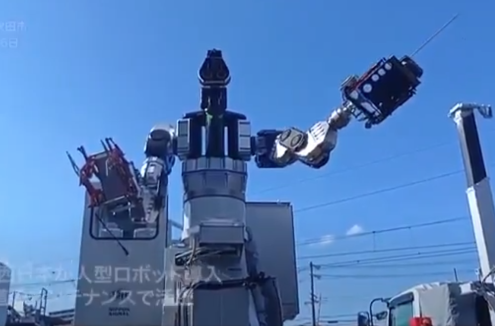 Ma da, dajte džinovskom robotu motornu testeru VIDEO