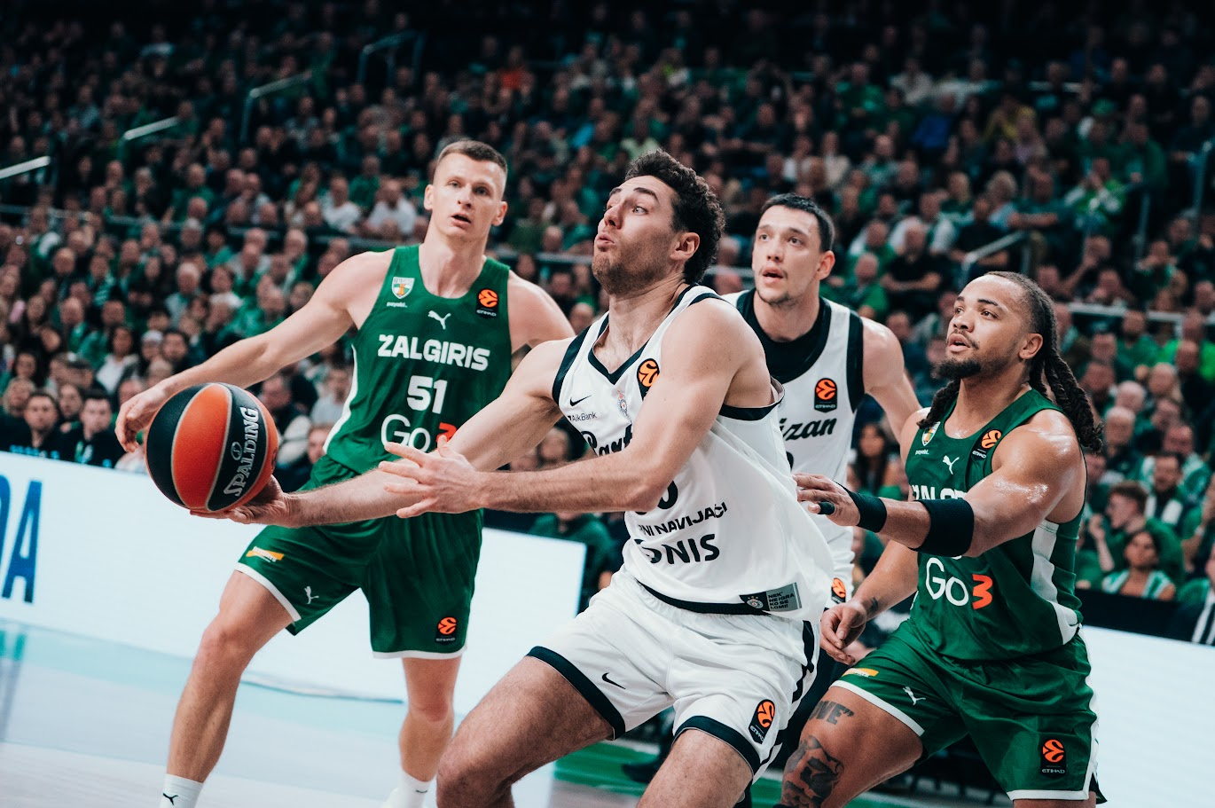 Partizan izgleda loše – dva poraza su najmanji problem