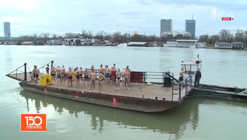 Tradicionalno plivanje za Časni krst