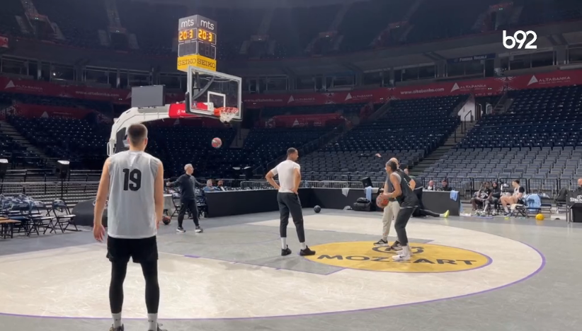 Crno-beli se spremaju za Albu sa Efesom u mislima