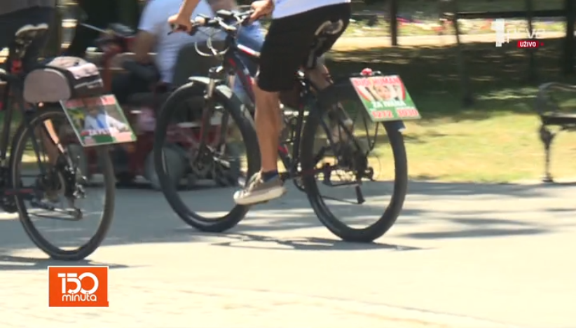 Bciklima su prešli put do Hilandara, a sve u cilju pomoći