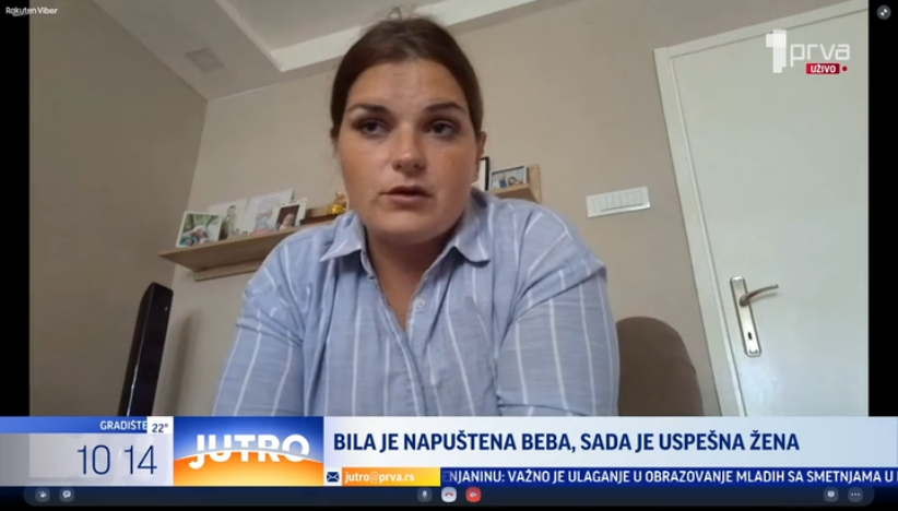 Odmah nakon rođenja ostavljena je u kutiji pored jedne škole