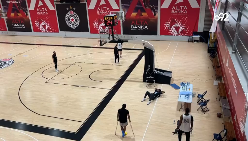 Crno-beli trenirali pred put u Francusku