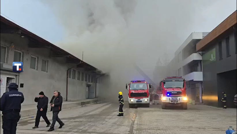 Veliki požar u Novom Pazaru: Gori industrijska zona