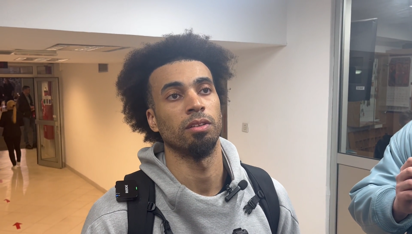 Nvora posle osvajanja Kupa o MVP-ju, poklonjenoj medalji...