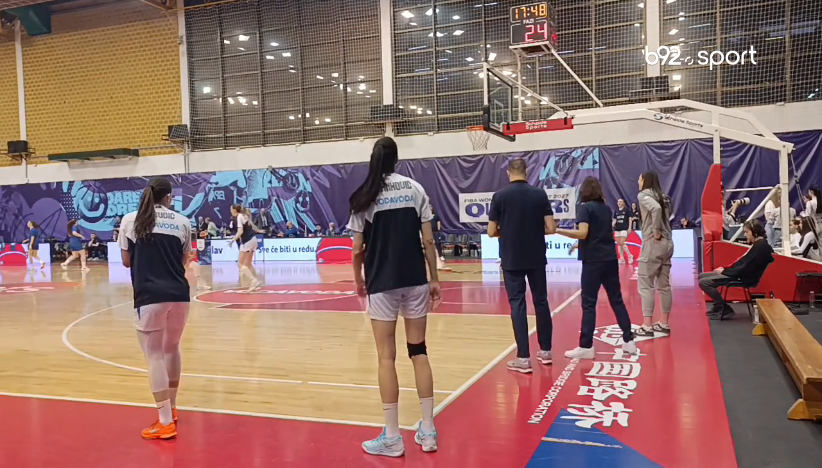 Zagrevanje košarkašica Srbije pred Island