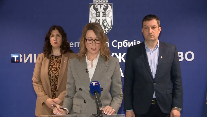 VJT: U zgradi Rektorata pronađena pirotehnika, špricevi, igle, braunile, vojne gas maske